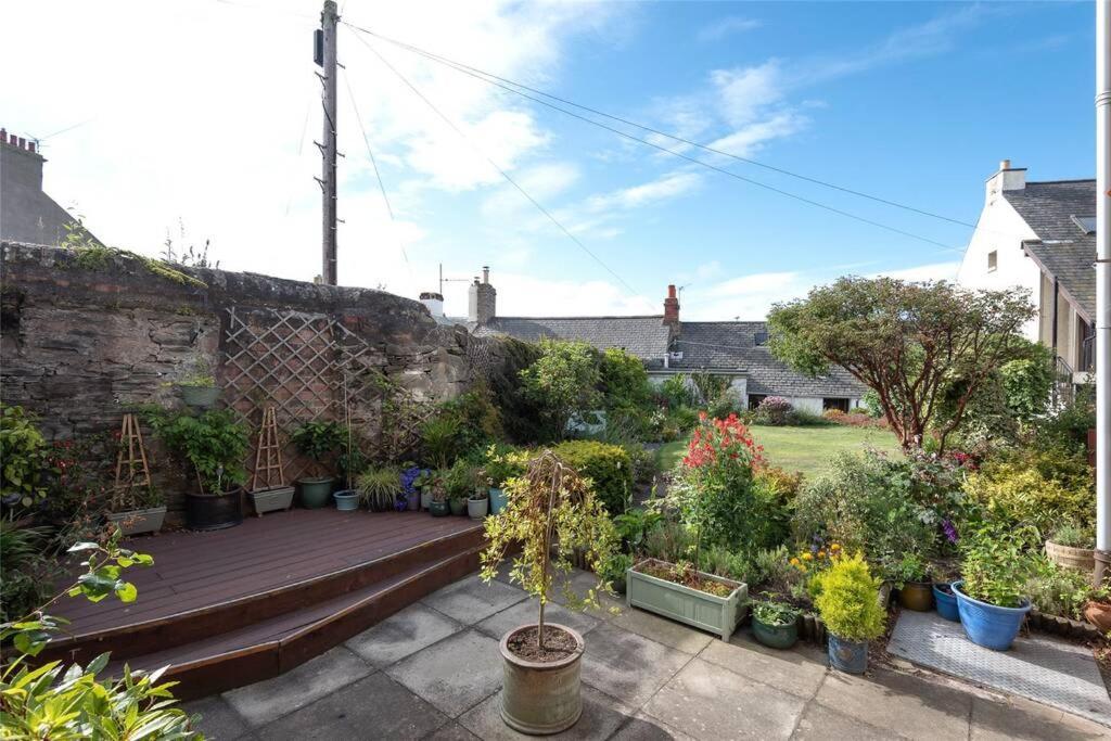 The Colours Riverside Apartment With Garden Broughty Ferry Exterior photo